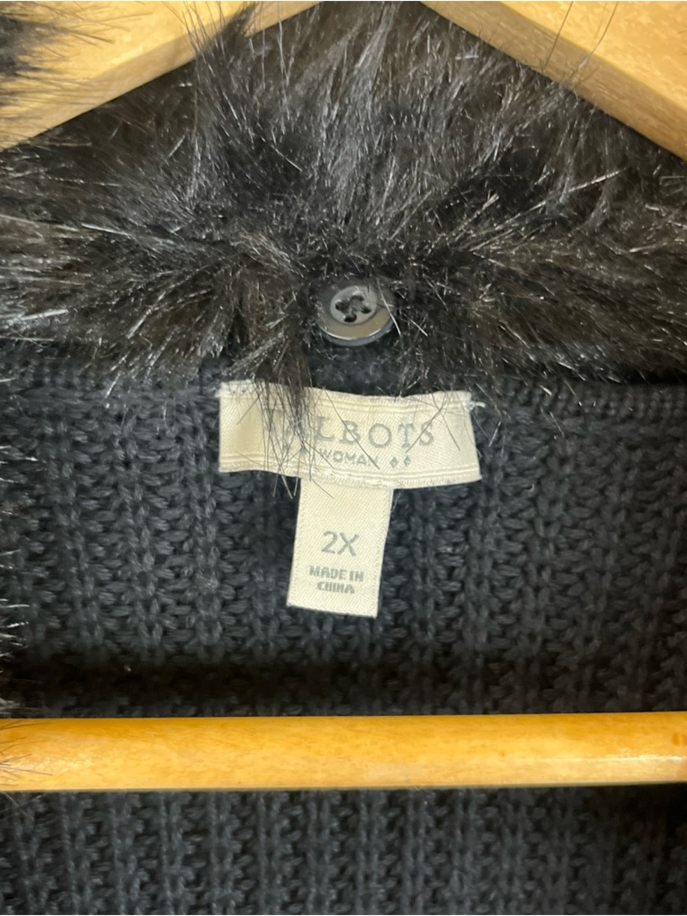 Talbots Cardigan Womens 2X Black Sleeveless Removable Faux Fur Collar Knit- 4519 - Picture 3 of 15
